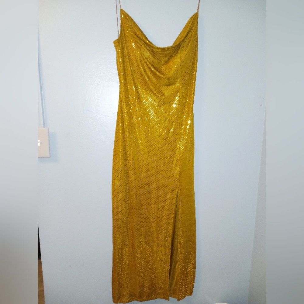 Long dress with bck opening